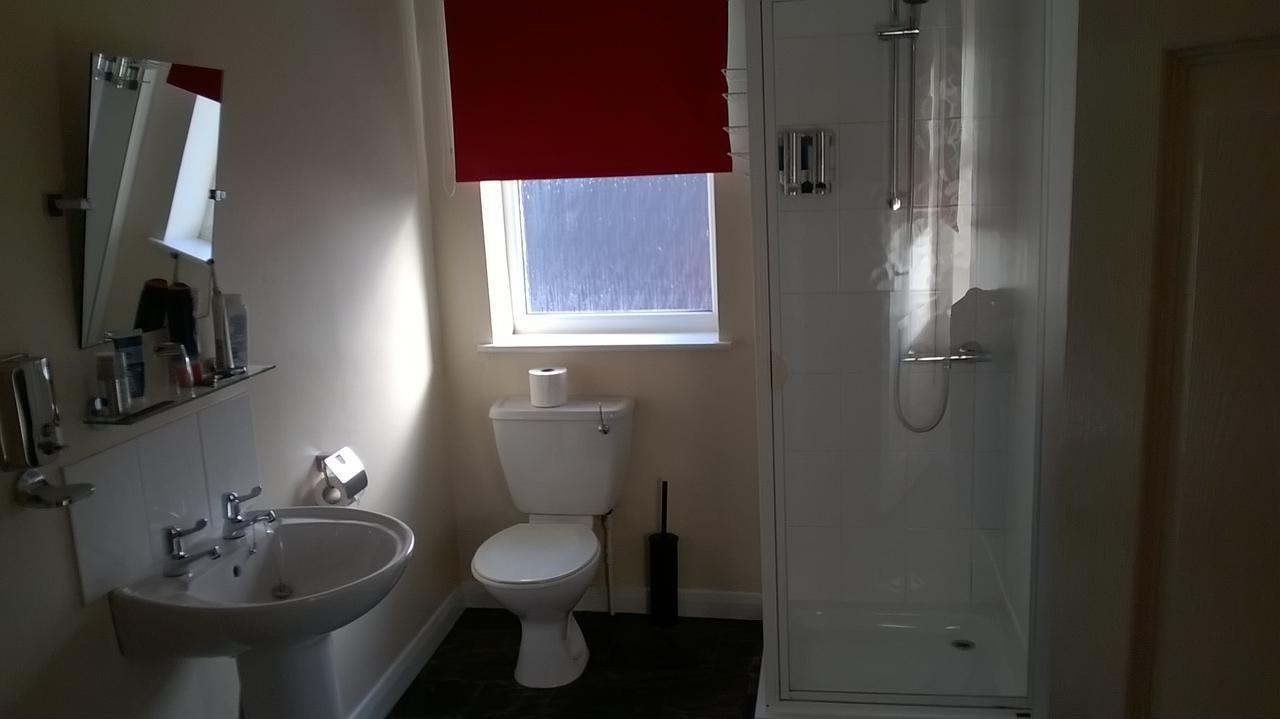 Upton Arms Hotel Pontefract Bagian luar foto