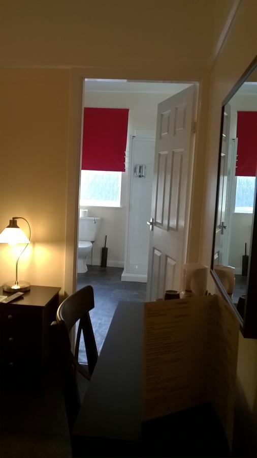 Upton Arms Hotel Pontefract Bagian luar foto
