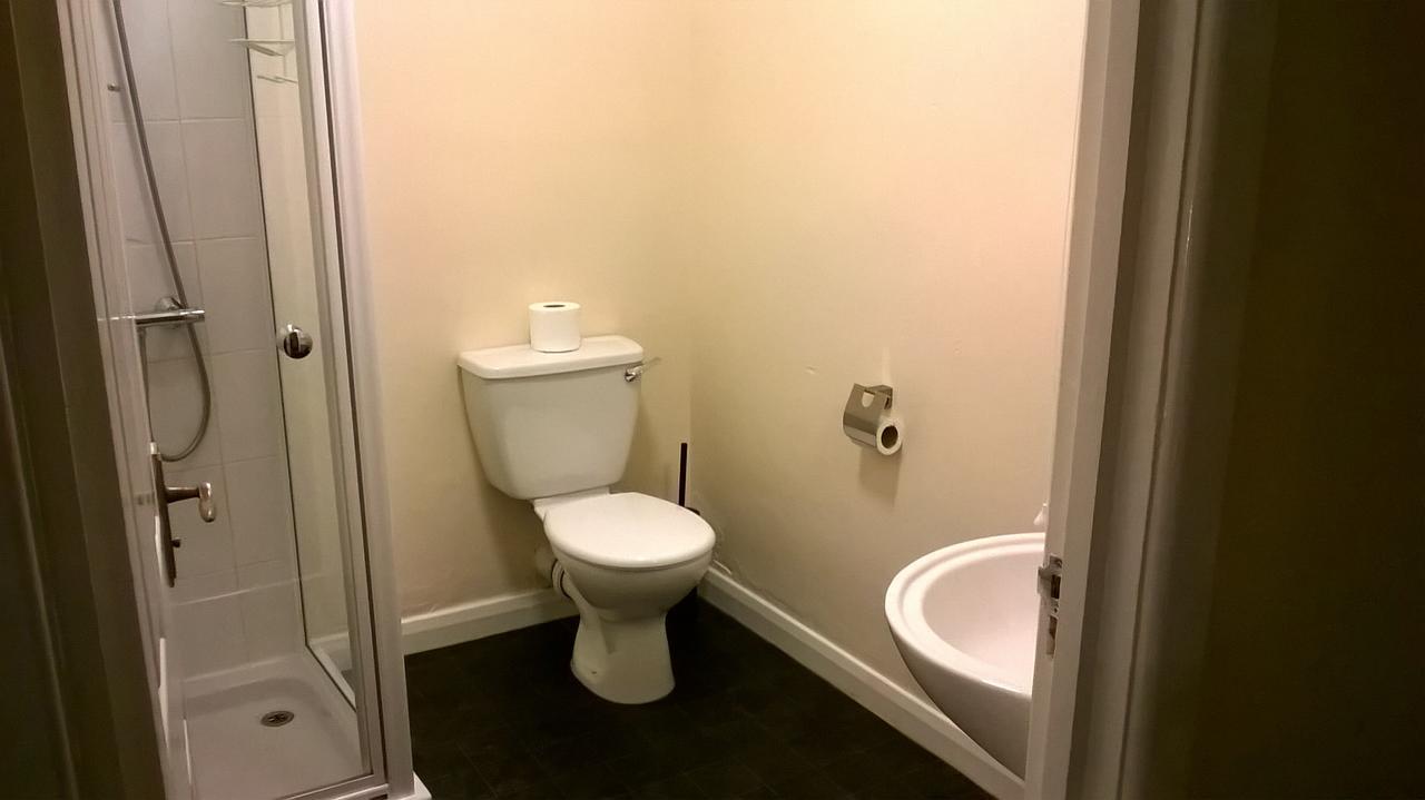 Upton Arms Hotel Pontefract Bagian luar foto