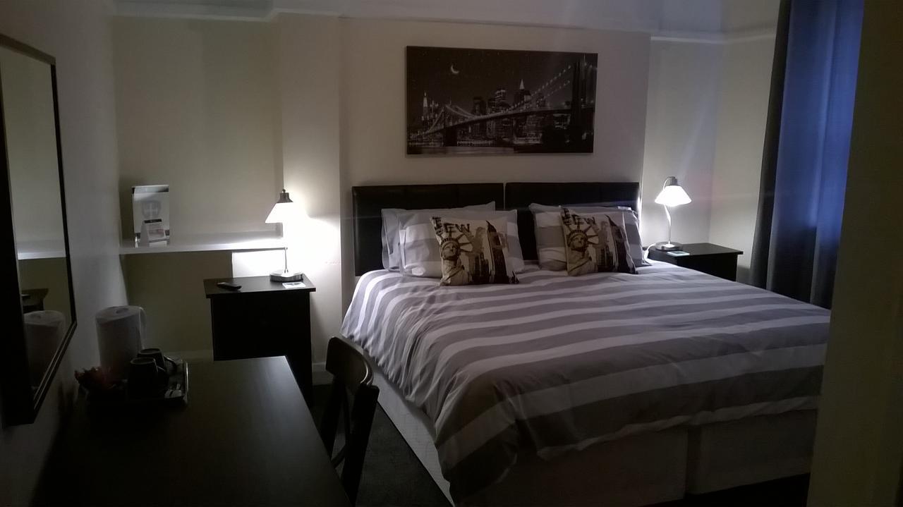 Upton Arms Hotel Pontefract Bagian luar foto