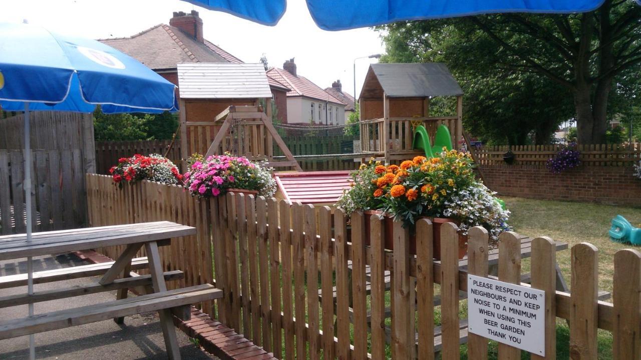 Upton Arms Hotel Pontefract Bagian luar foto